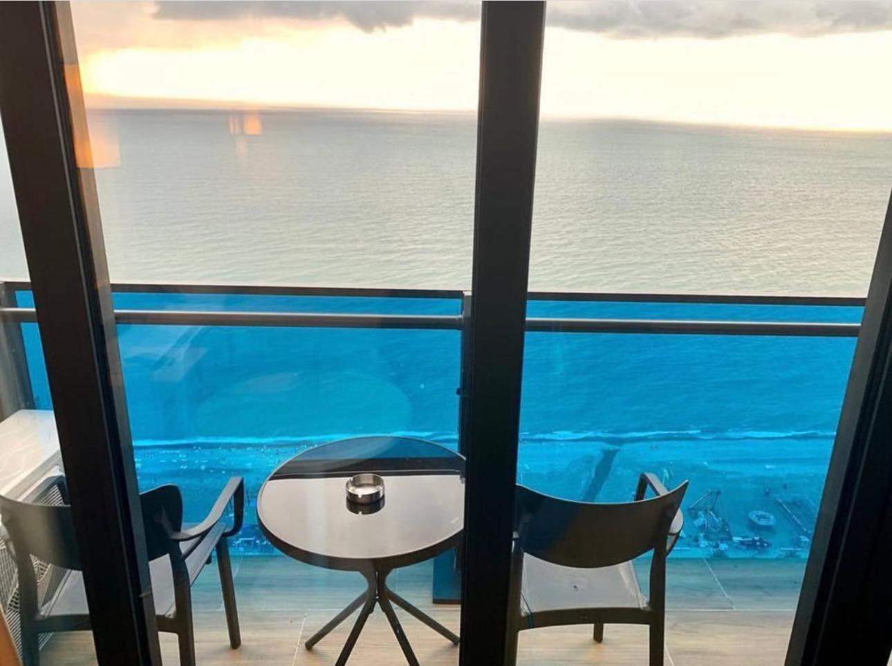 Luxury Panorama Sea View Apartment & Central Batumi Eksteriør bilde
