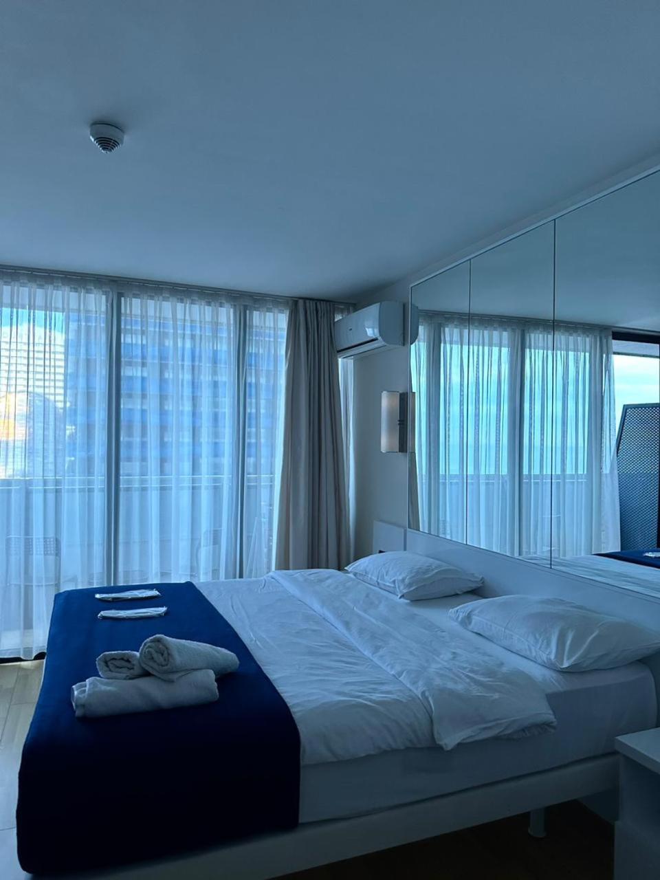 Luxury Panorama Sea View Apartment & Central Batumi Eksteriør bilde